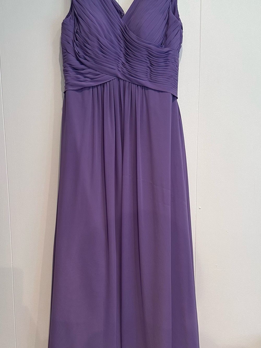 Azazie Lavender Chiffon Pleated V-Neck Bridesmaid Dress Size 4 Wedding Guest - Picture 2 of 9